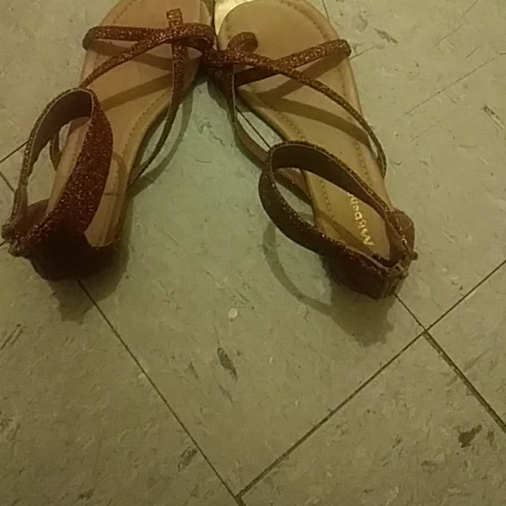 Sandals - Picture 2 of 3